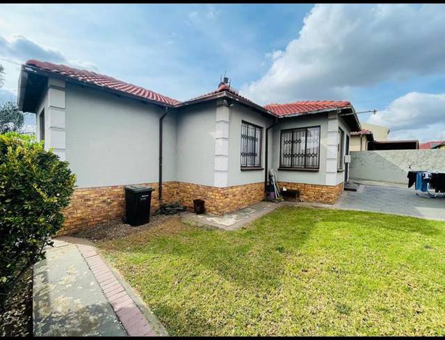 2 BEDROOM HOUSE FOR SALE IN CLAYVILLE